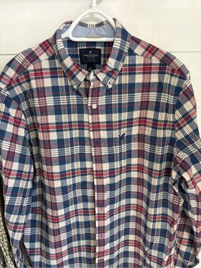 American Eagle Outfitters Men's large Blue and Red Plaid Button-Down Shirt
